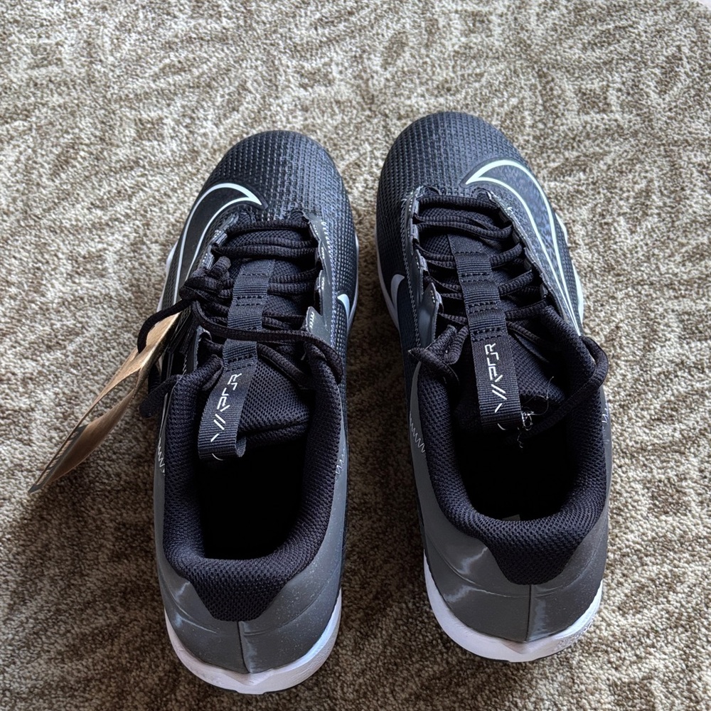 Nike Black and White Men's Athletic Cleats